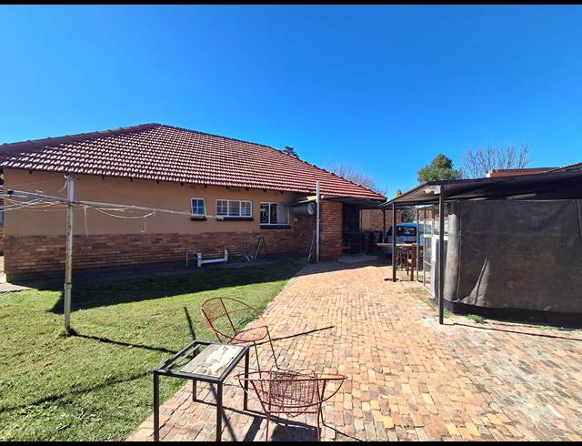 3 BEDROOM FREESTANDING FOR SALE IN STILFONTEIN EXT 4